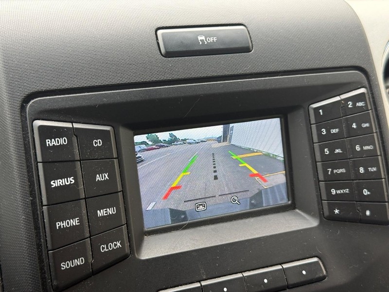 Ford F-150 Vehicle Full-screen Gallery Image 18