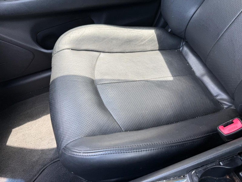 INFINITI G37 Sedan Vehicle Full-screen Gallery Image 20