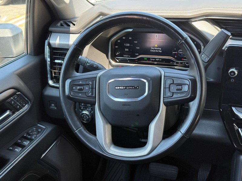GMC Sierra 3500HD Vehicle Full-screen Gallery Image 13