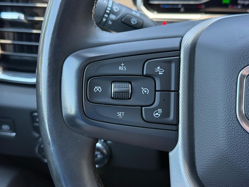 GMC Sierra 3500HD Vehicle Full-screen Gallery Image 15