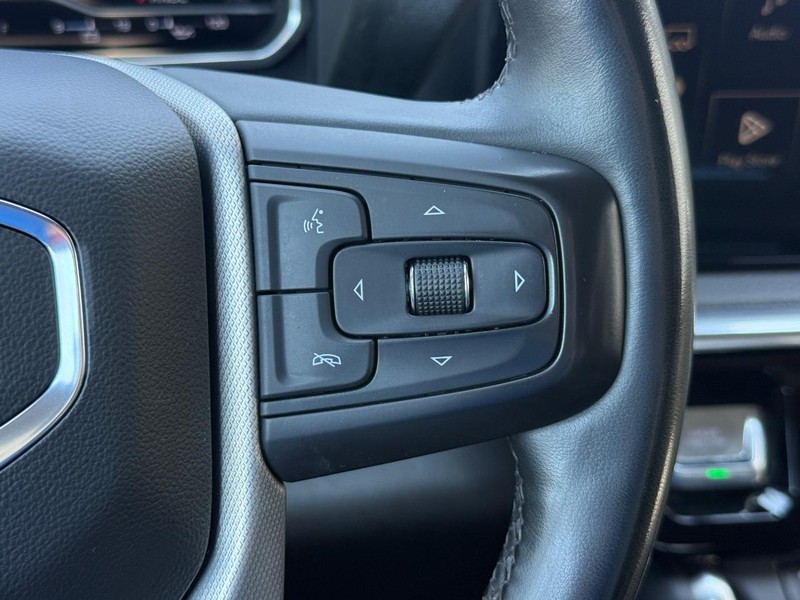 GMC Sierra 3500HD Vehicle Full-screen Gallery Image 16