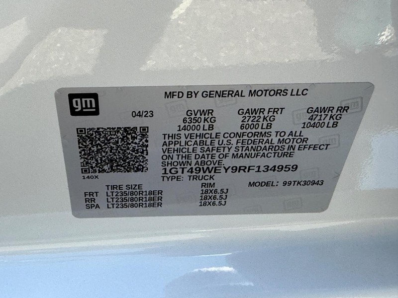 GMC Sierra 3500HD Vehicle Full-screen Gallery Image 22