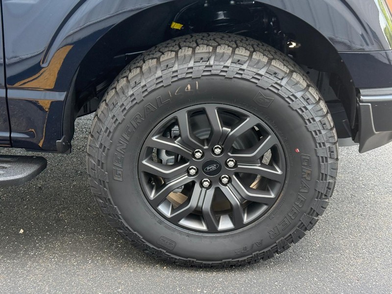 Ford F-150 Vehicle Full-screen Gallery Image 7