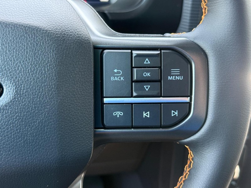 Ford F-150 Vehicle Full-screen Gallery Image 16