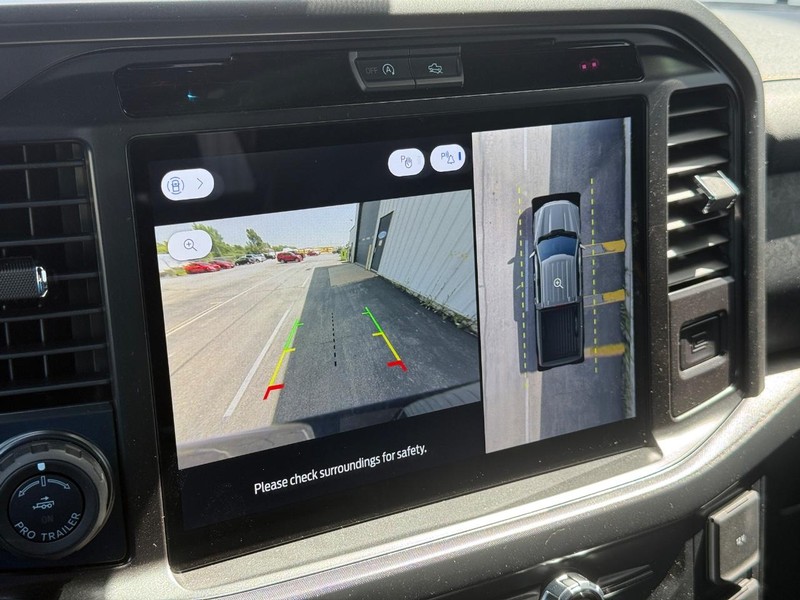 Ford F-150 Vehicle Full-screen Gallery Image 18