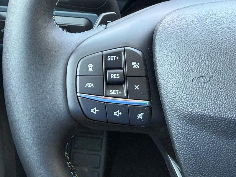Ford Maverick Vehicle Full-screen Gallery Image 15