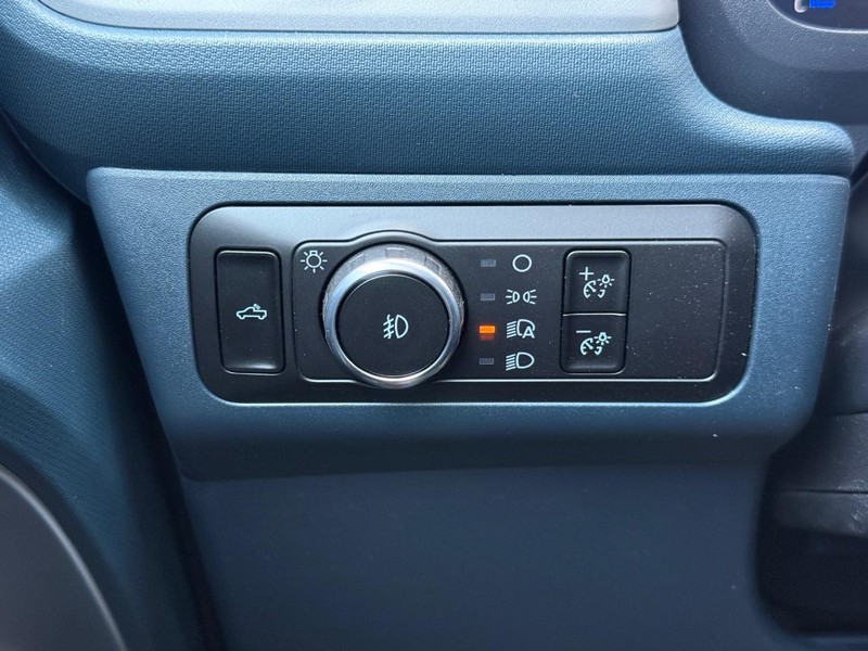 Ford Maverick Vehicle Full-screen Gallery Image 21
