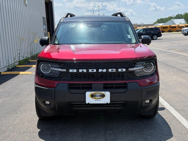 Ford Bronco Sport Vehicle Full-screen Gallery Image 8