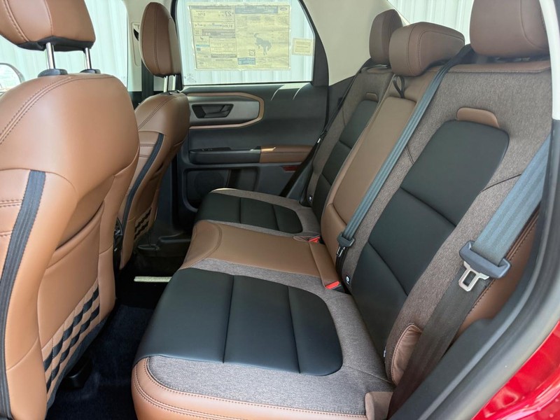 Ford Bronco Sport Vehicle Full-screen Gallery Image 9