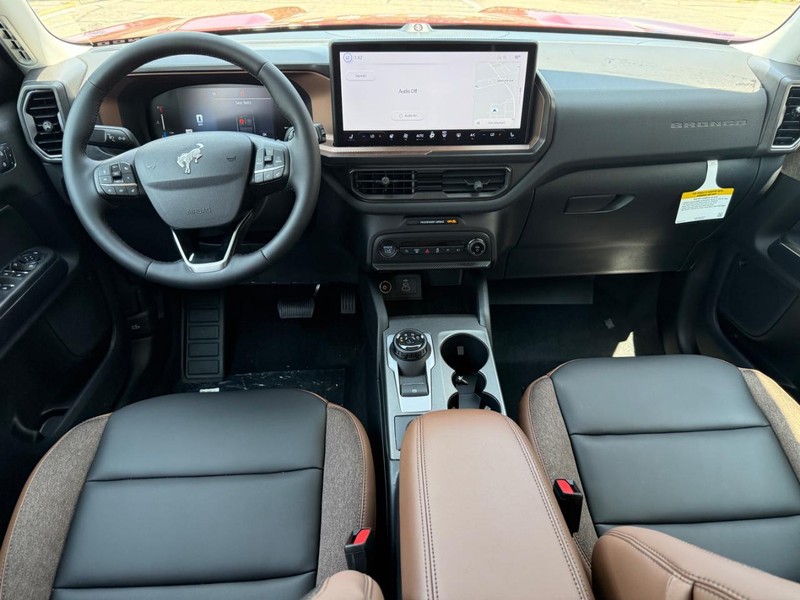 Ford Bronco Sport Vehicle Full-screen Gallery Image 10