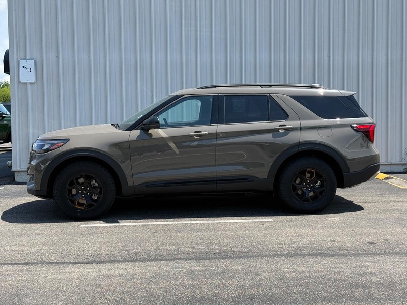 Ford Explorer Vehicle Full-screen Gallery Image 2