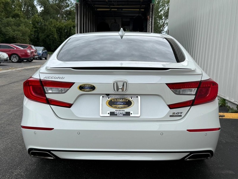Honda Accord Sedan Vehicle Full-screen Gallery Image 4