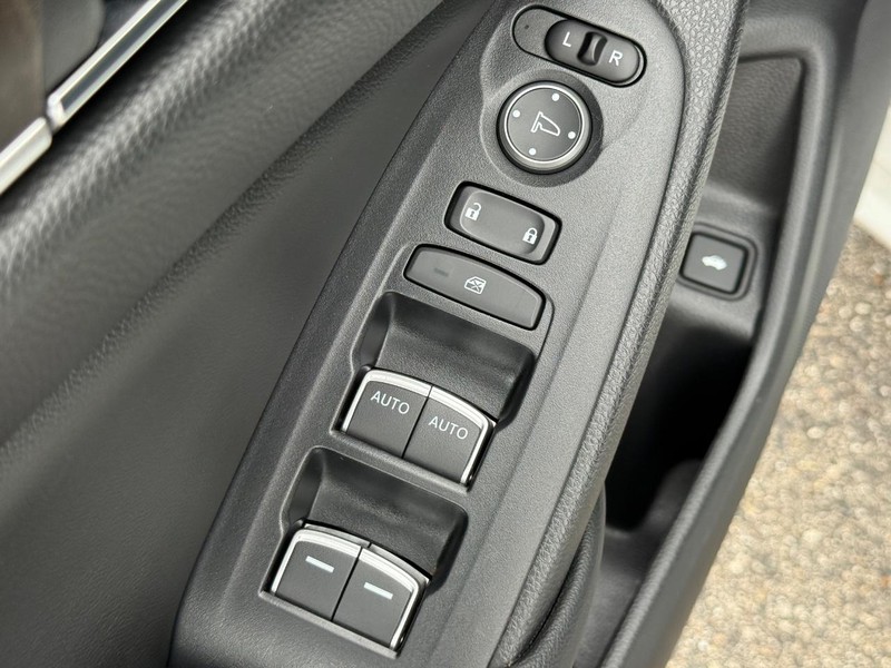 Honda Accord Sedan Vehicle Full-screen Gallery Image 21
