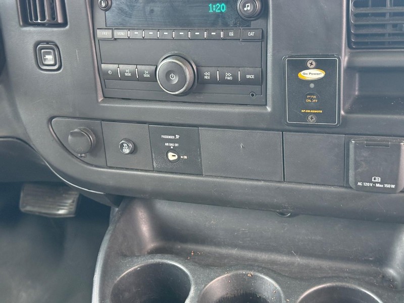 Chevrolet Express Cargo Van Vehicle Full-screen Gallery Image 11