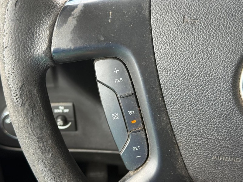 Chevrolet Express Cargo Van Vehicle Full-screen Gallery Image 14