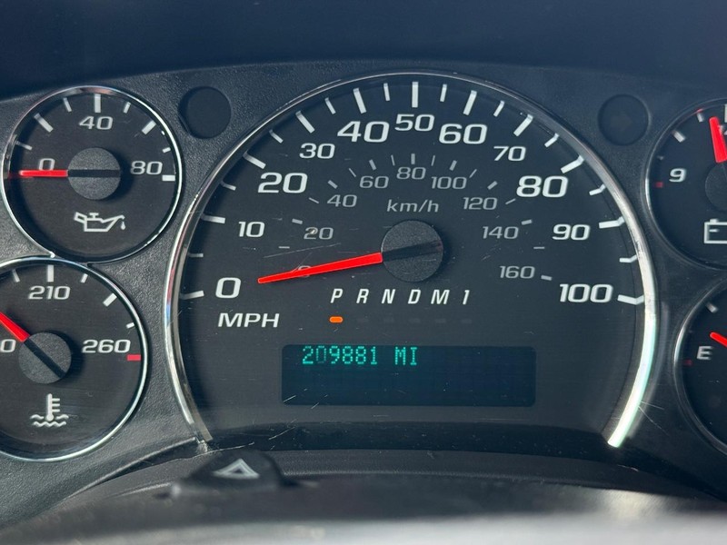 Chevrolet Express Cargo Van Vehicle Full-screen Gallery Image 15