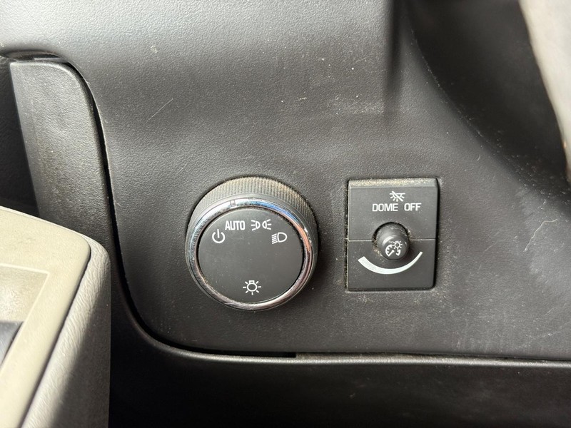 Chevrolet Express Cargo Van Vehicle Full-screen Gallery Image 18