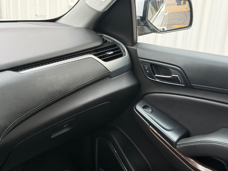 Chevrolet Tahoe Vehicle Full-screen Gallery Image 15