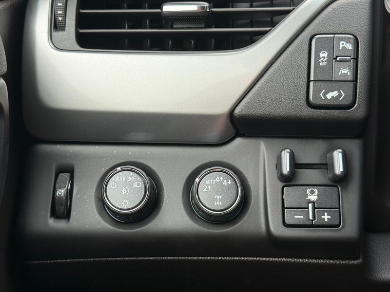 Chevrolet Tahoe Vehicle Full-screen Gallery Image 22
