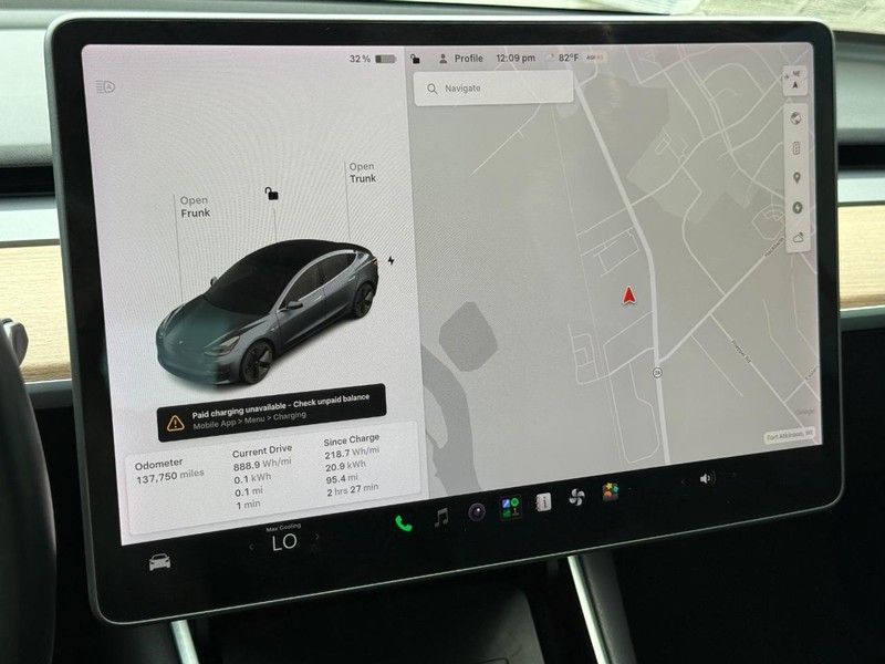 Tesla Model 3 Vehicle Full-screen Gallery Image 17