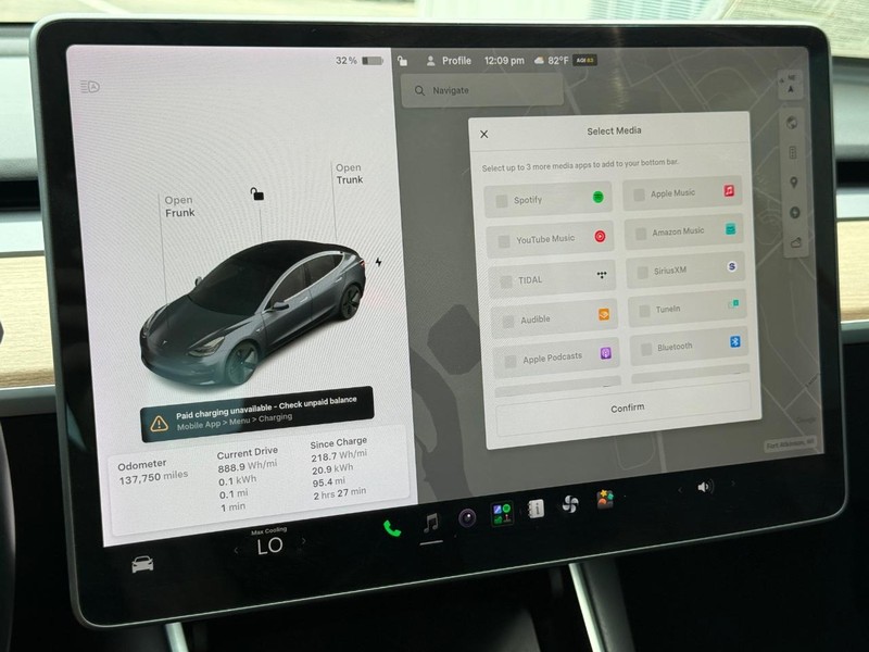 Tesla Model 3 Vehicle Full-screen Gallery Image 19