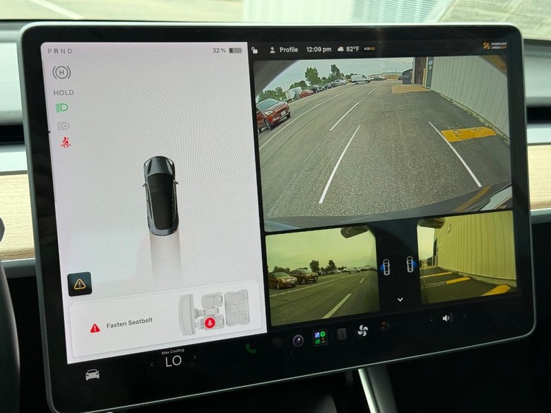Tesla Model 3 Vehicle Full-screen Gallery Image 20