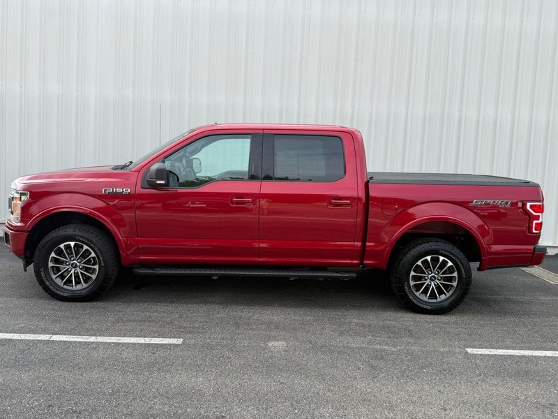 Ford F-150 Vehicle Full-screen Gallery Image 2