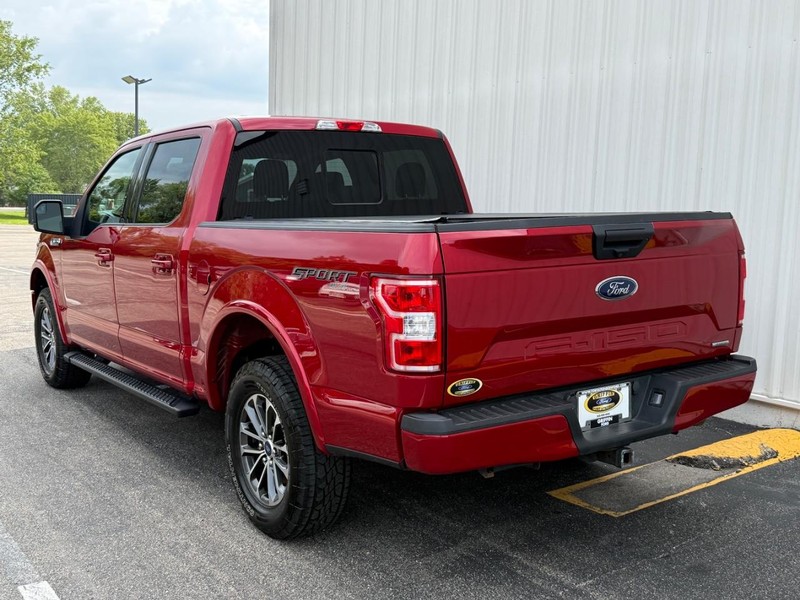 Ford F-150 Vehicle Full-screen Gallery Image 3