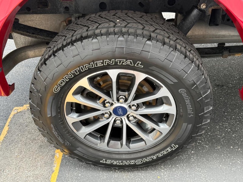 Ford F-150 Vehicle Full-screen Gallery Image 7