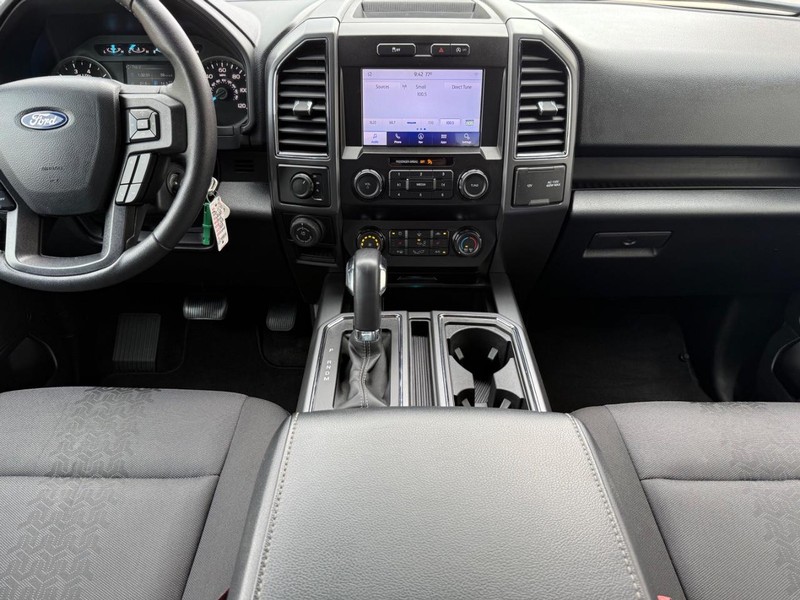 Ford F-150 Vehicle Full-screen Gallery Image 10