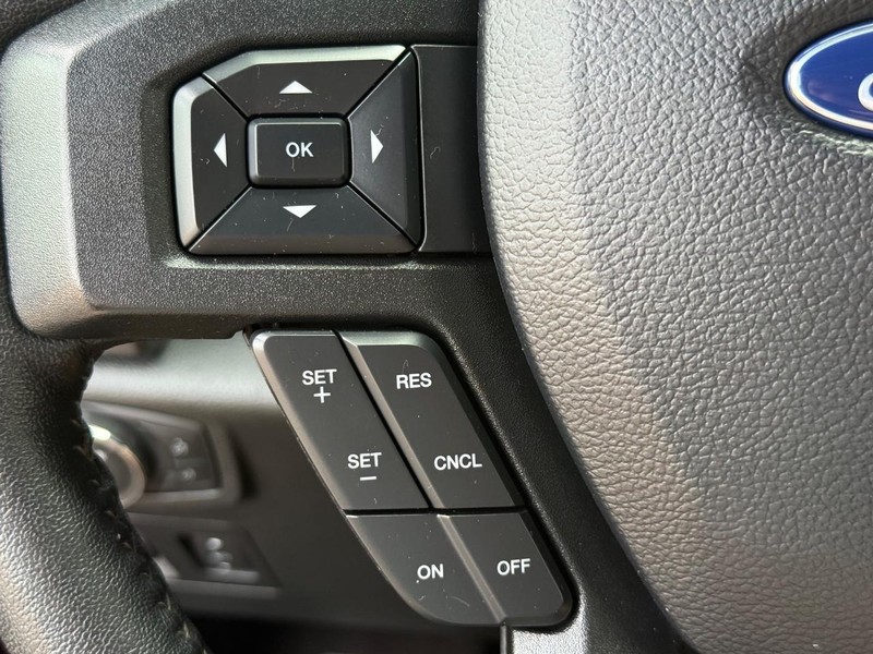 Ford F-150 Vehicle Full-screen Gallery Image 15