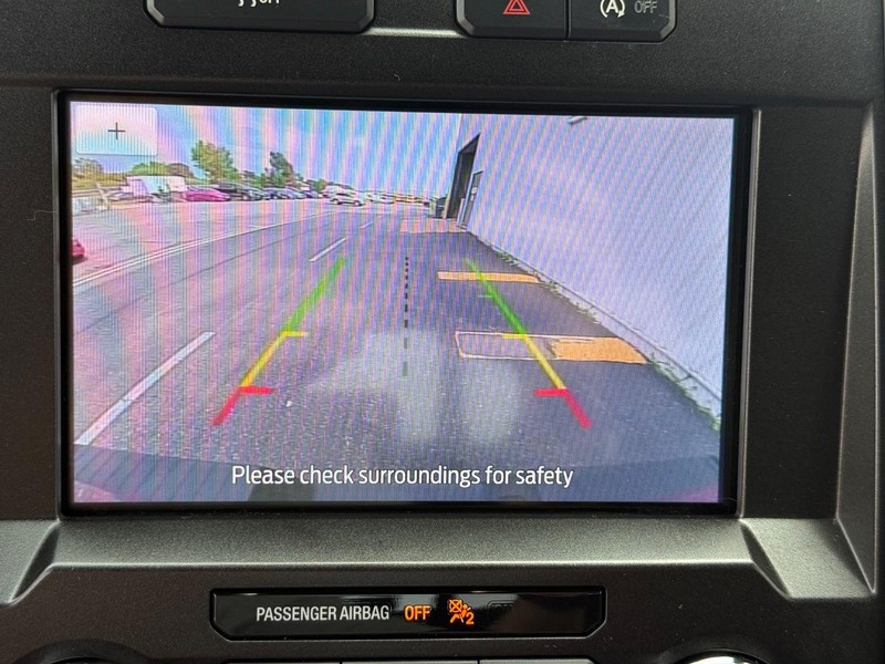 Ford F-150 Vehicle Full-screen Gallery Image 18