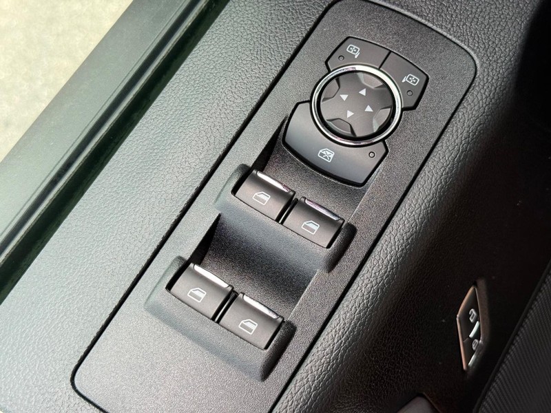 Ford F-150 Vehicle Full-screen Gallery Image 20