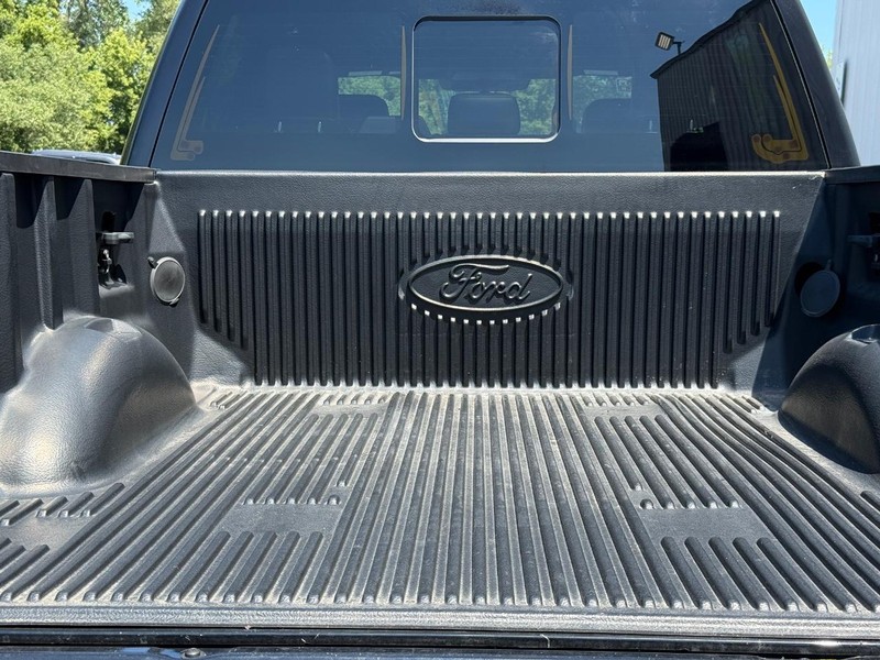Ford F-150 Vehicle Full-screen Gallery Image 5