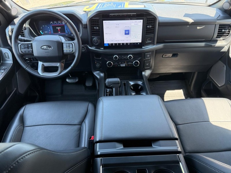 Ford F-150 Vehicle Full-screen Gallery Image 10