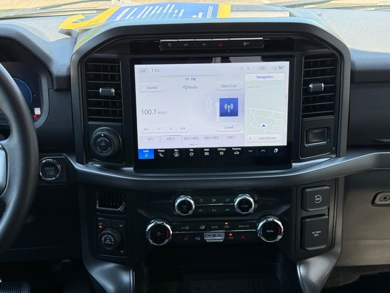 Ford F-150 Vehicle Full-screen Gallery Image 11