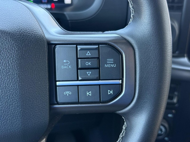 Ford F-150 Vehicle Full-screen Gallery Image 16