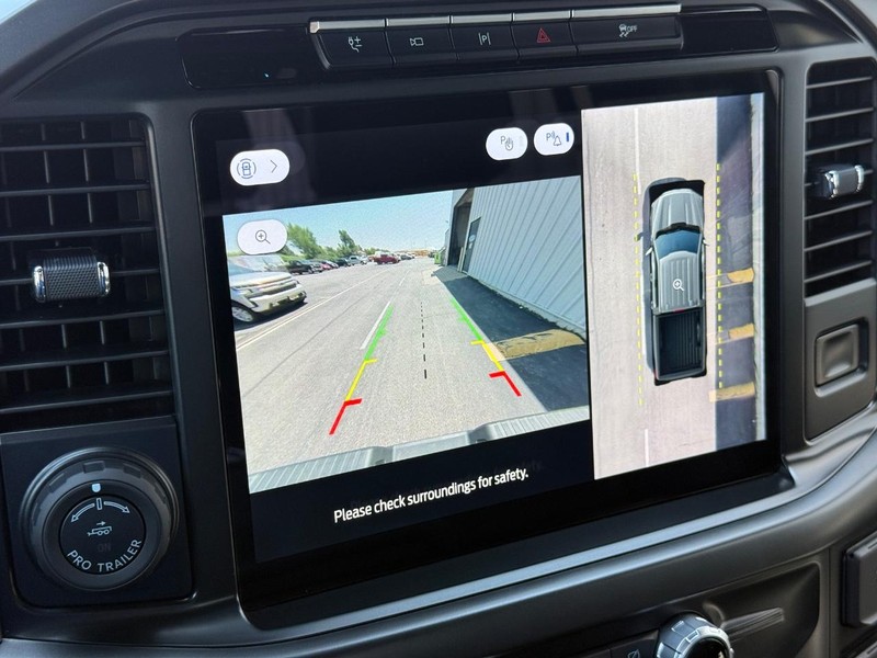Ford F-150 Vehicle Full-screen Gallery Image 18
