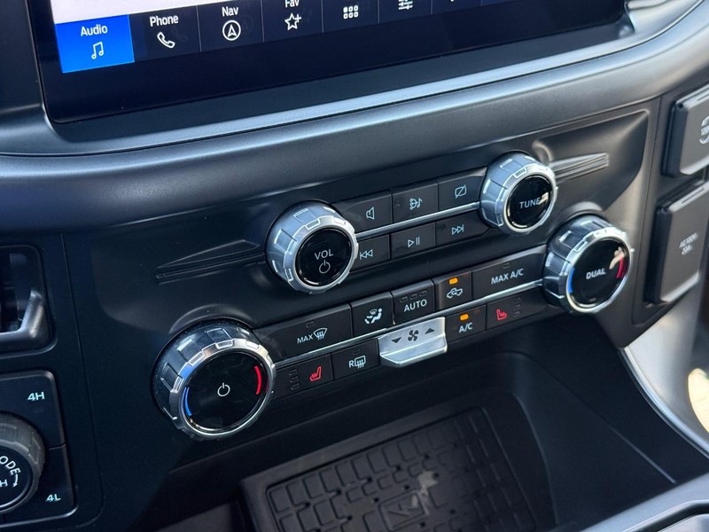Ford F-150 Vehicle Full-screen Gallery Image 19