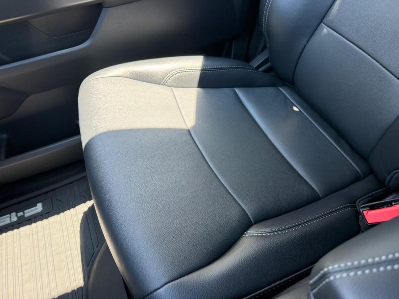 Ford F-150 Vehicle Full-screen Gallery Image 20