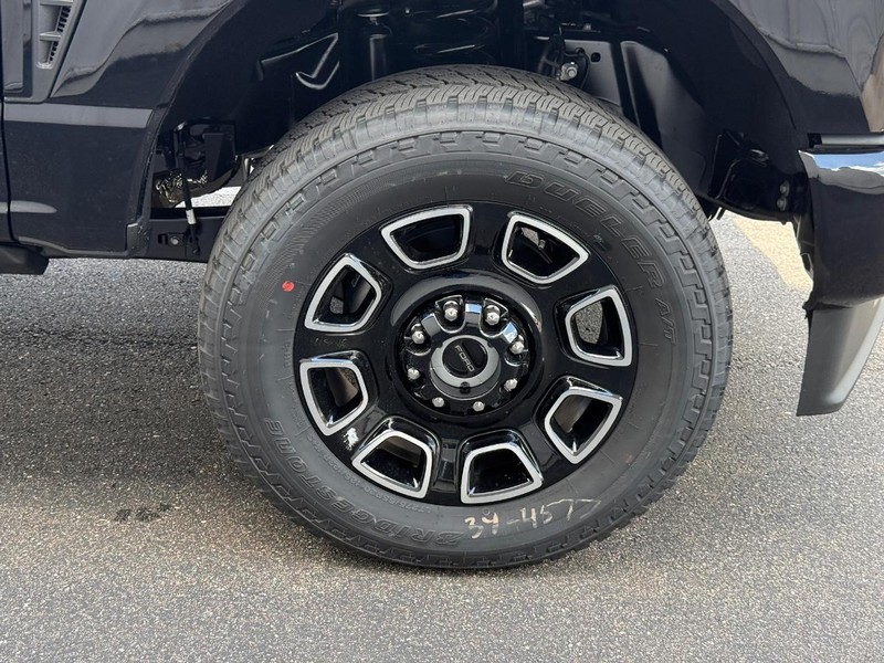 Ford Super Duty F-350 SRW Vehicle Full-screen Gallery Image 7