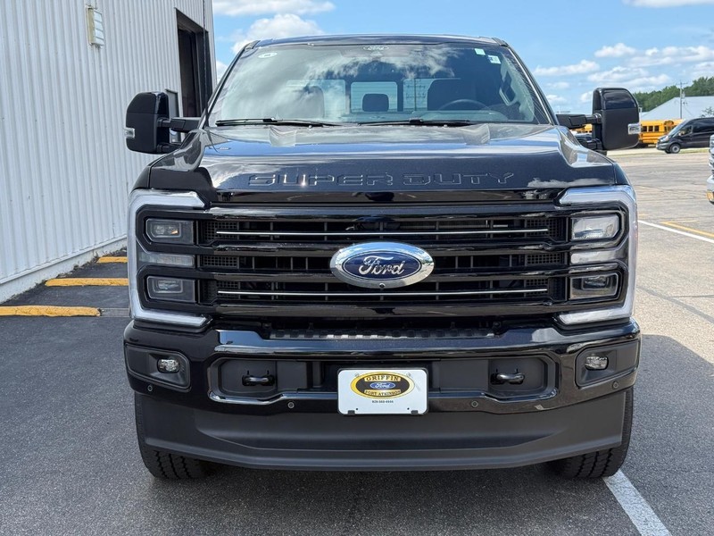 Ford Super Duty F-350 SRW Vehicle Full-screen Gallery Image 8