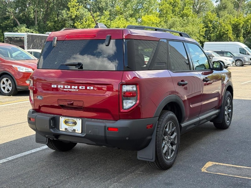 Ford Bronco Sport Vehicle Full-screen Gallery Image 5