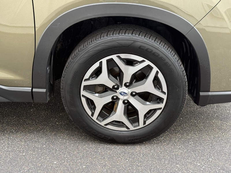 Subaru Forester Vehicle Full-screen Gallery Image 7