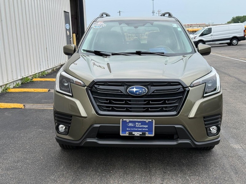 Subaru Forester Vehicle Full-screen Gallery Image 8