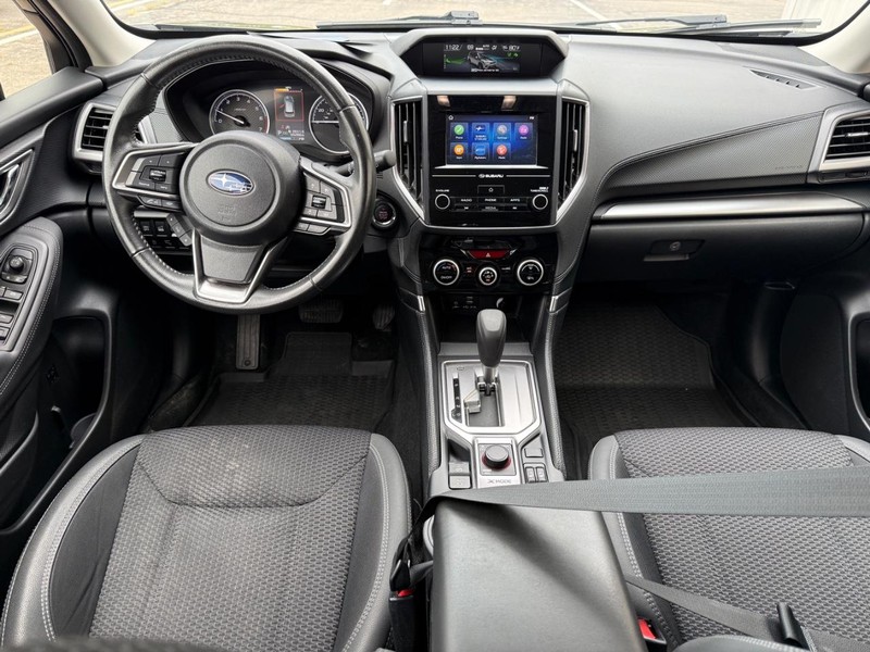 Subaru Forester Vehicle Full-screen Gallery Image 10