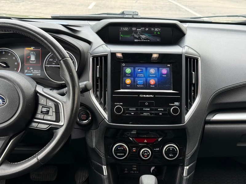 Subaru Forester Vehicle Full-screen Gallery Image 11