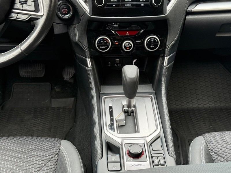 Subaru Forester Vehicle Full-screen Gallery Image 12