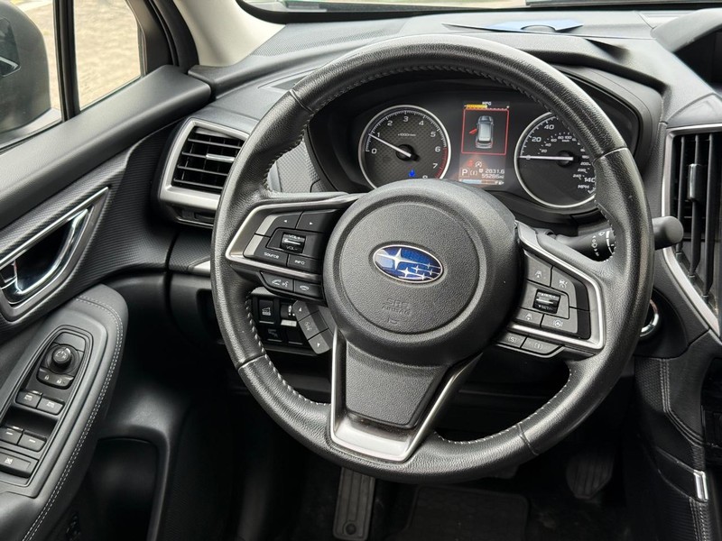 Subaru Forester Vehicle Full-screen Gallery Image 13