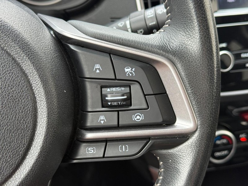 Subaru Forester Vehicle Full-screen Gallery Image 16